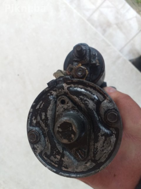 ISPRAVAN BOSCH Anlaser (Starter Motor) 12V - VW / Audi / Škoda (0 100 KM 5