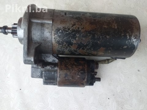 ISPRAVAN BOSCH Anlaser (Starter Motor) 12V - VW / Audi / Škoda (0 100 KM 4
