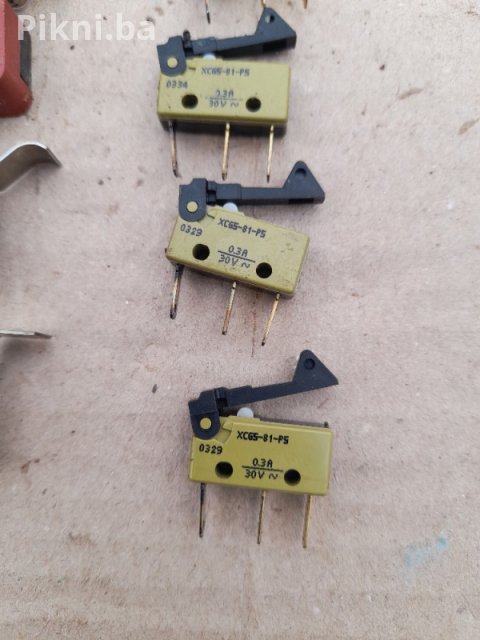 VELIKI SET: 14x Mikroprekidača (Micro Switches) - 6A/250V i 0.3A/ 5 KM 3