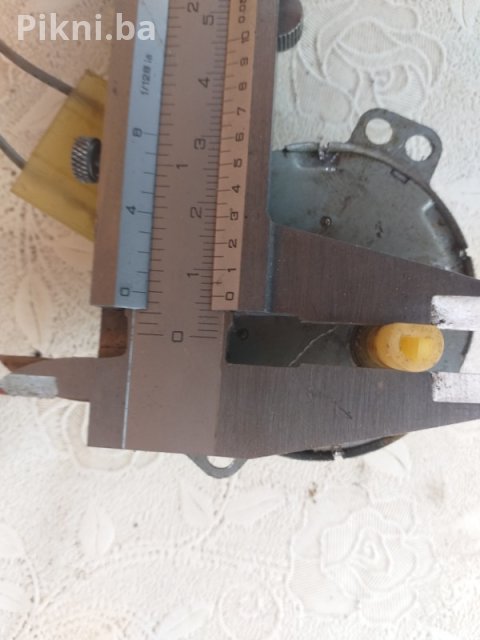 Elektro motor sa reduktorom 220v 4-5 obr 5w elektromotor 3