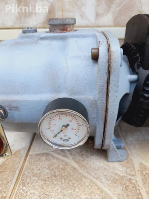 Pumpa za vodu Grundfos 0.85kw pumpe hidropak hidrofor 7