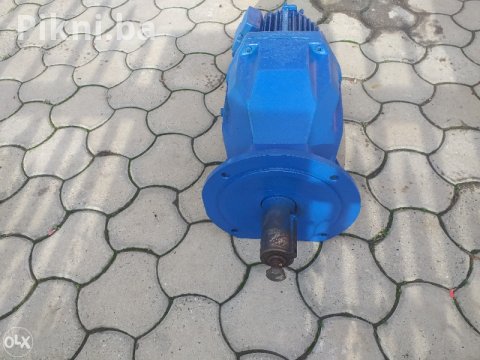 Elektro motor 40/1 elektromotor sa reduktorom elektro motori 15