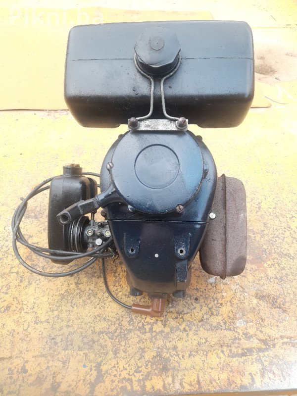 Motor za kosacicu tomos umo6 kosilice kosacice 180 KM