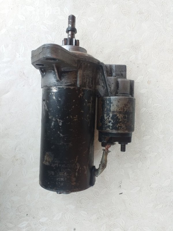 ISPRAVAN BOSCH Anlaser (Starter Motor) 12V - VW / Audi / Škoda (0 100 KM