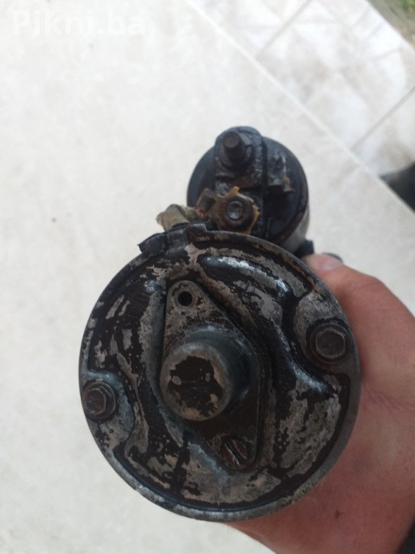 ISPRAVAN BOSCH Anlaser (Starter Motor) 12V - VW / Audi / Škoda (0 100 KM