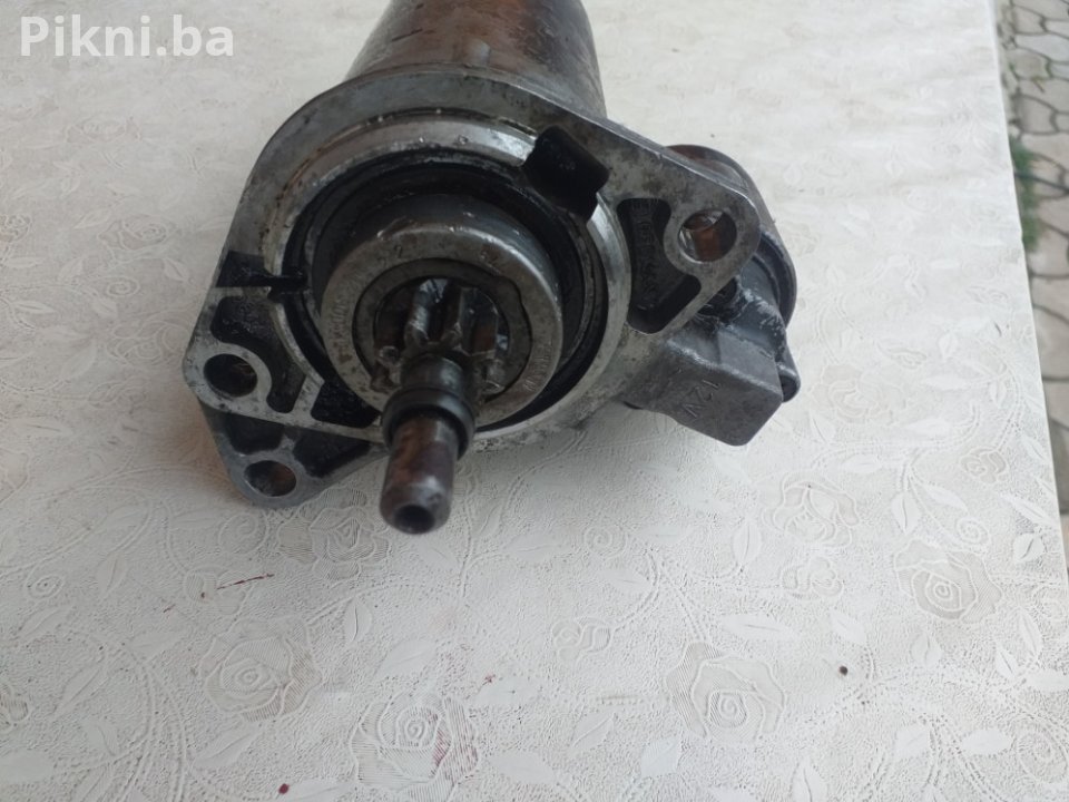 ISPRAVAN BOSCH Anlaser (Starter Motor) 12V - VW / Audi / Škoda (0 100 KM