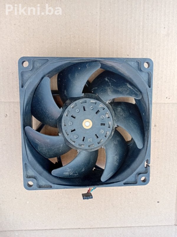 🌪️ INDUSTRIJSKI VENTILATOR / TURBINA (15x15 cm, 12V) 🌪️