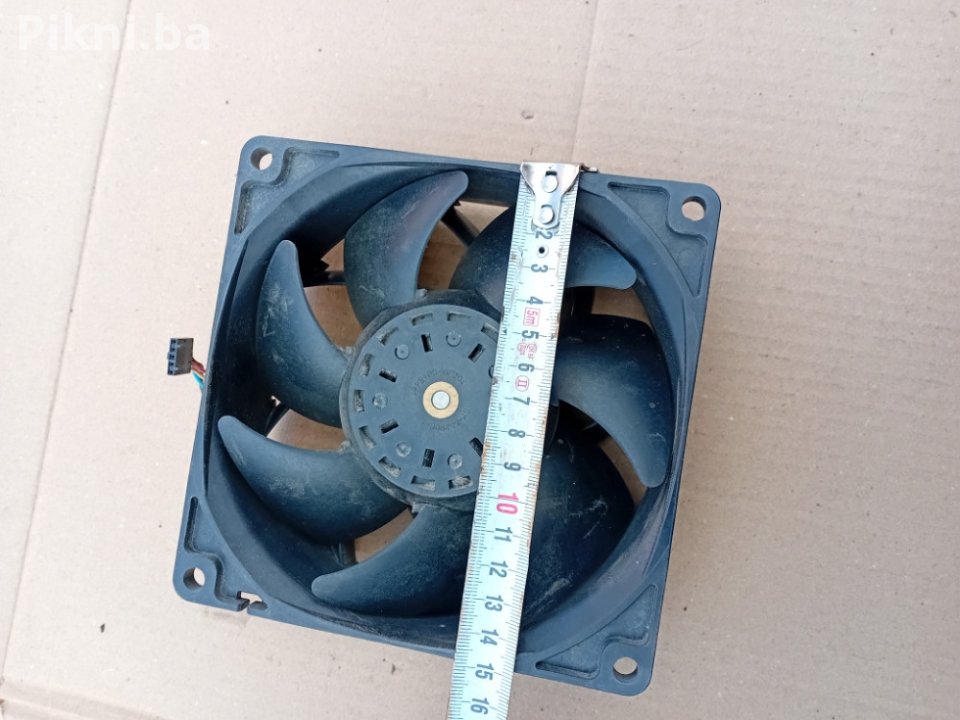 🌪️ INDUSTRIJSKI VENTILATOR / TURBINA (15x15 cm, 12V) 🌪️