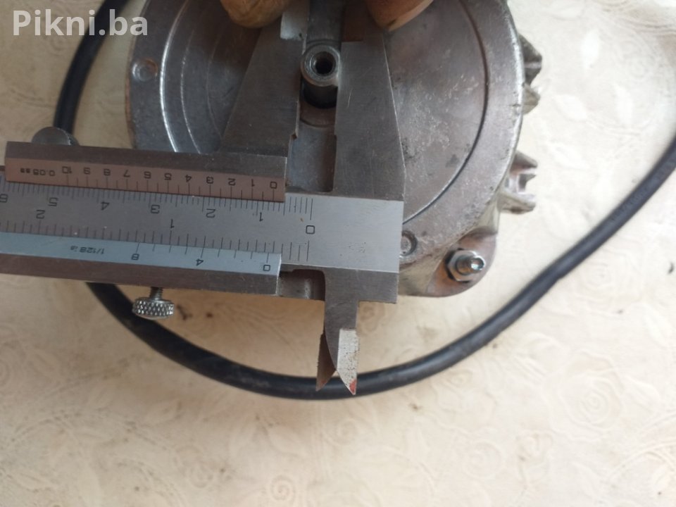 Elektro motor 220v 36w 1550obr elektromotori 25 KM