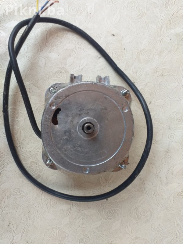 Elektro motor 220v 36w 1550obr elektromotori 25 KM
