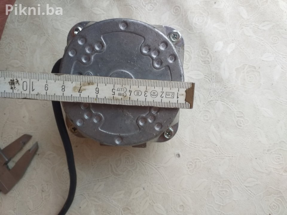 Elektro motor 220v 36w 1550obr elektromotori 25 KM