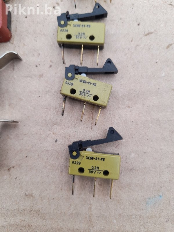 VELIKI SET: 14x Mikroprekidača (Micro Switches) - 6A/250V i 0.3A/ 5 KM
